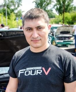 Fourv томск рабочая улица. Директор автосервиса.