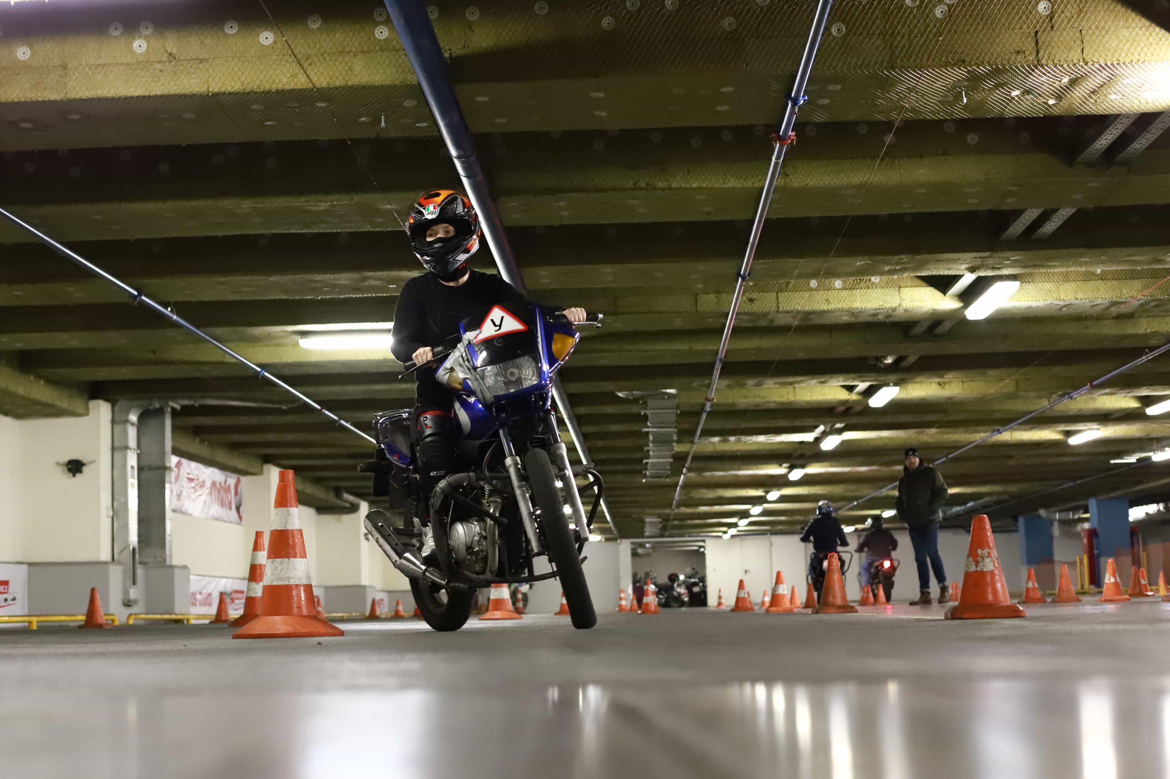 автошкола мотоцикл. Mos moto. мотошкола. мотошкола марьина роща. Mos moto.