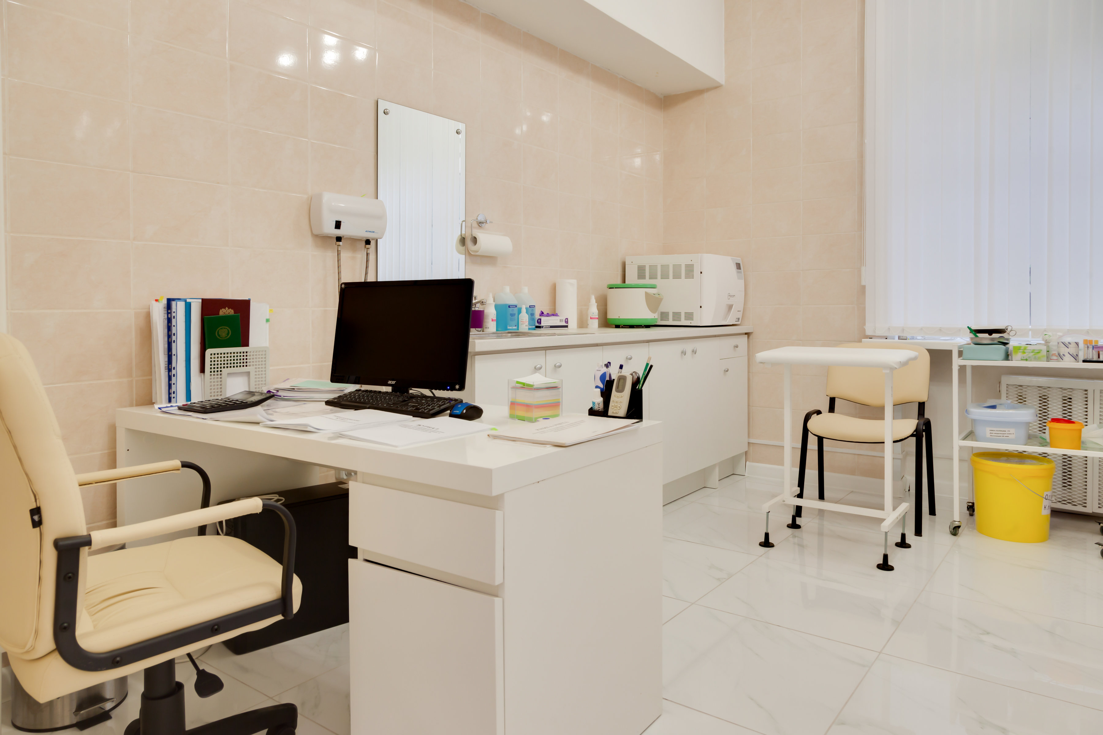 Ирис медицинский центр. Ирис медцентр челябинск комсомольский проспект 11. Медицинский центр ирис челябинск. Ирис медицинский центр. Клиника ирис москва университетский проспект.