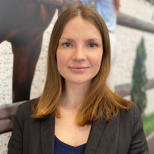 Елена Захарова