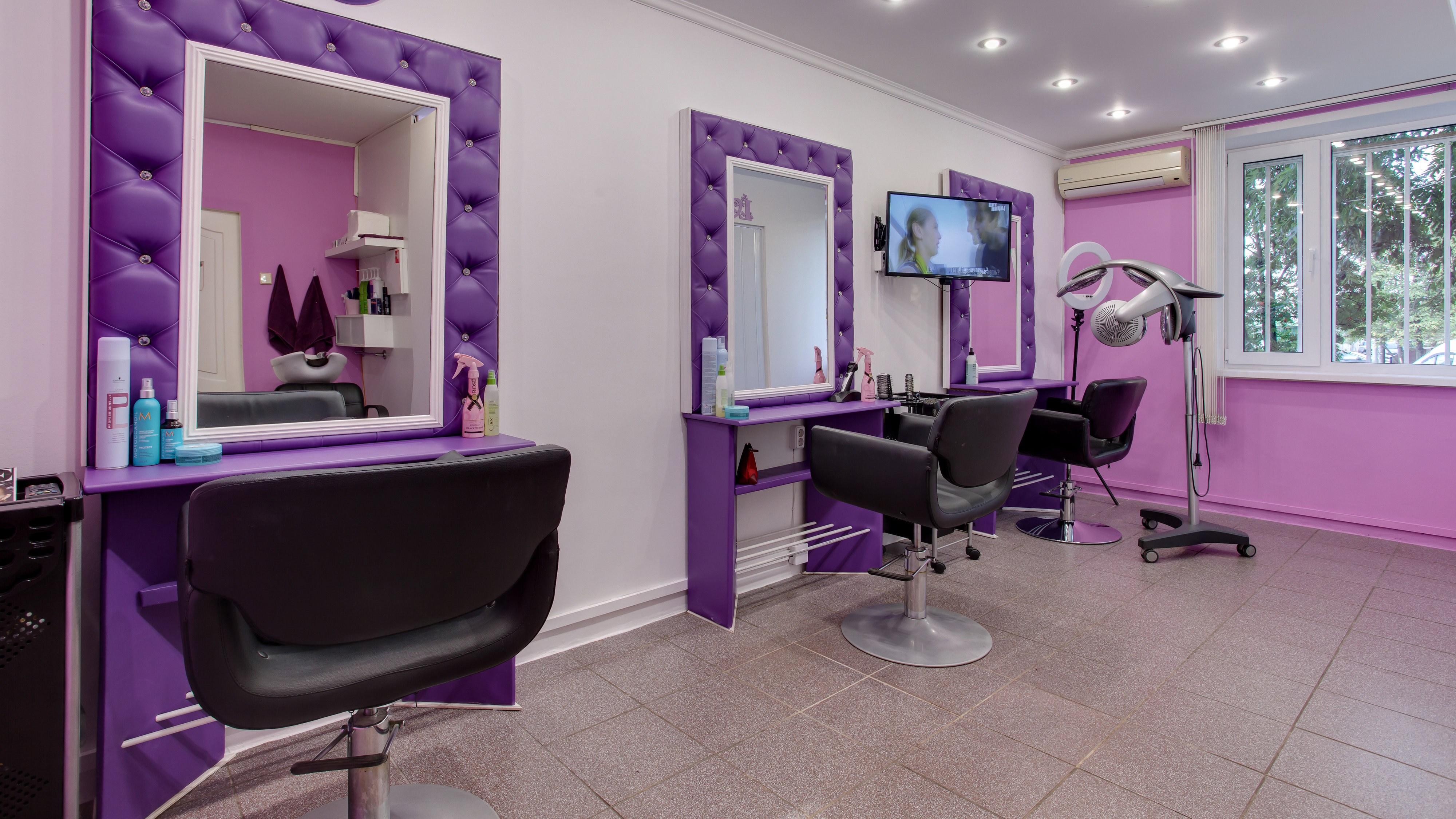 Салон дема. Салон красоты. Салон парикмахерская. Парикмахерские в фиолетовом стиле. Салон красоты парикмахерская.
