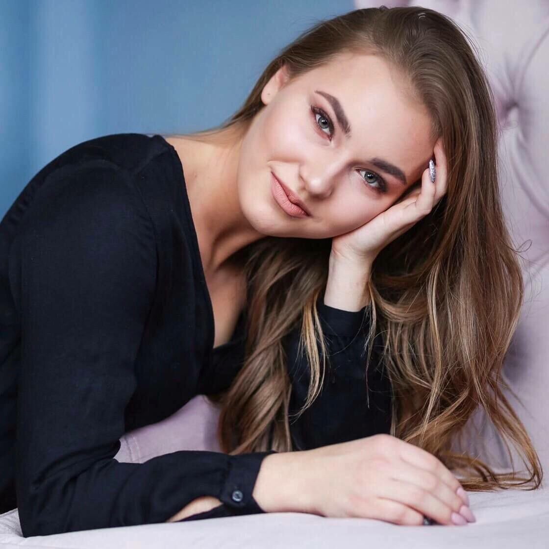 Арина Половинская