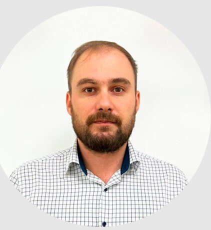 Роман Богомолов