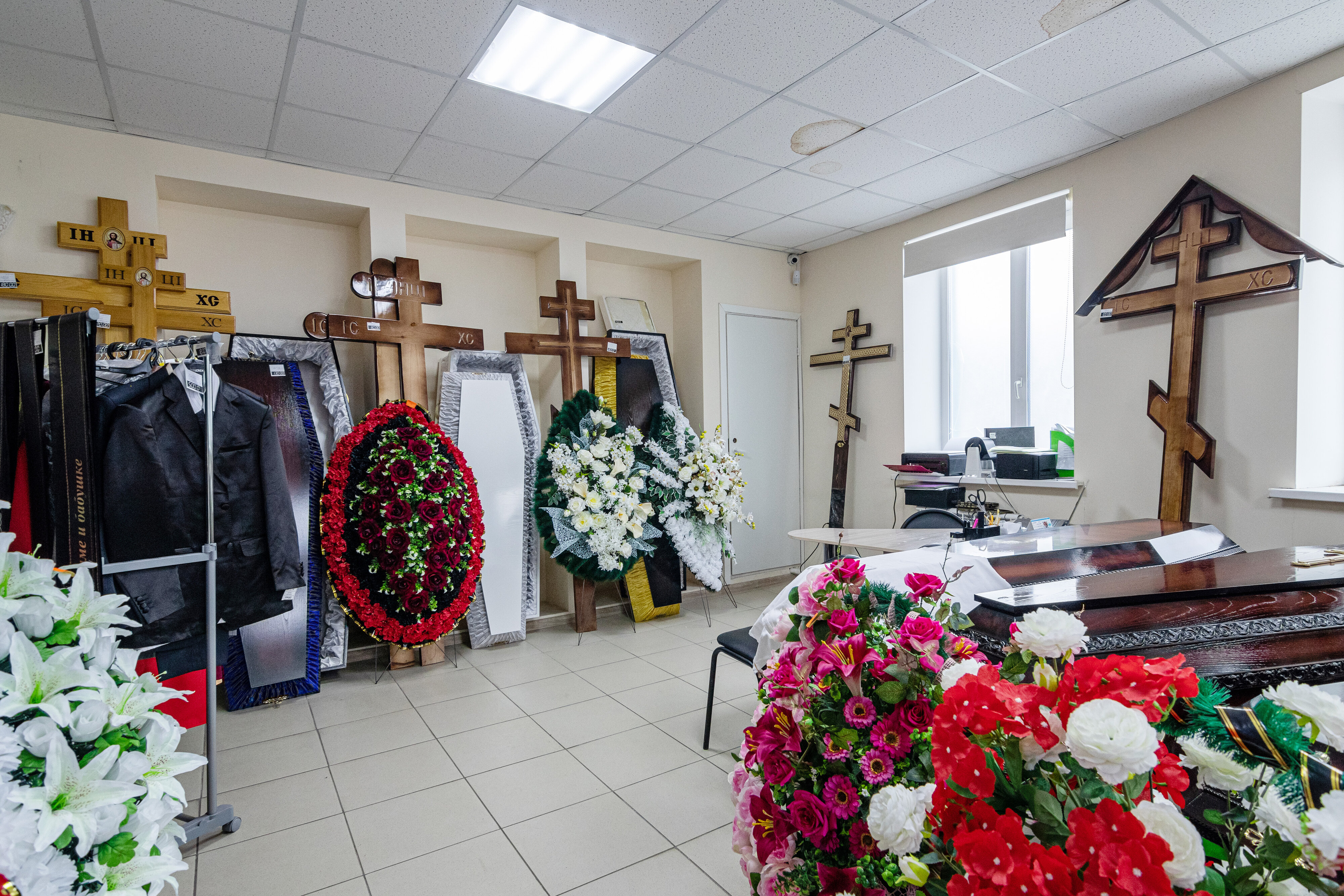 Стоимость ритуальных услуг в Томске, цены на ритуальные товары и услуги