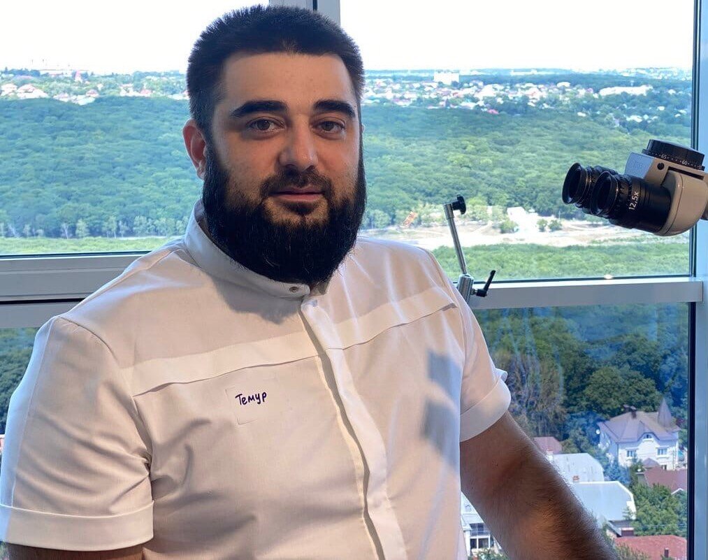 Специалисты по протезированию с использованием металлокерамики Кировска ...