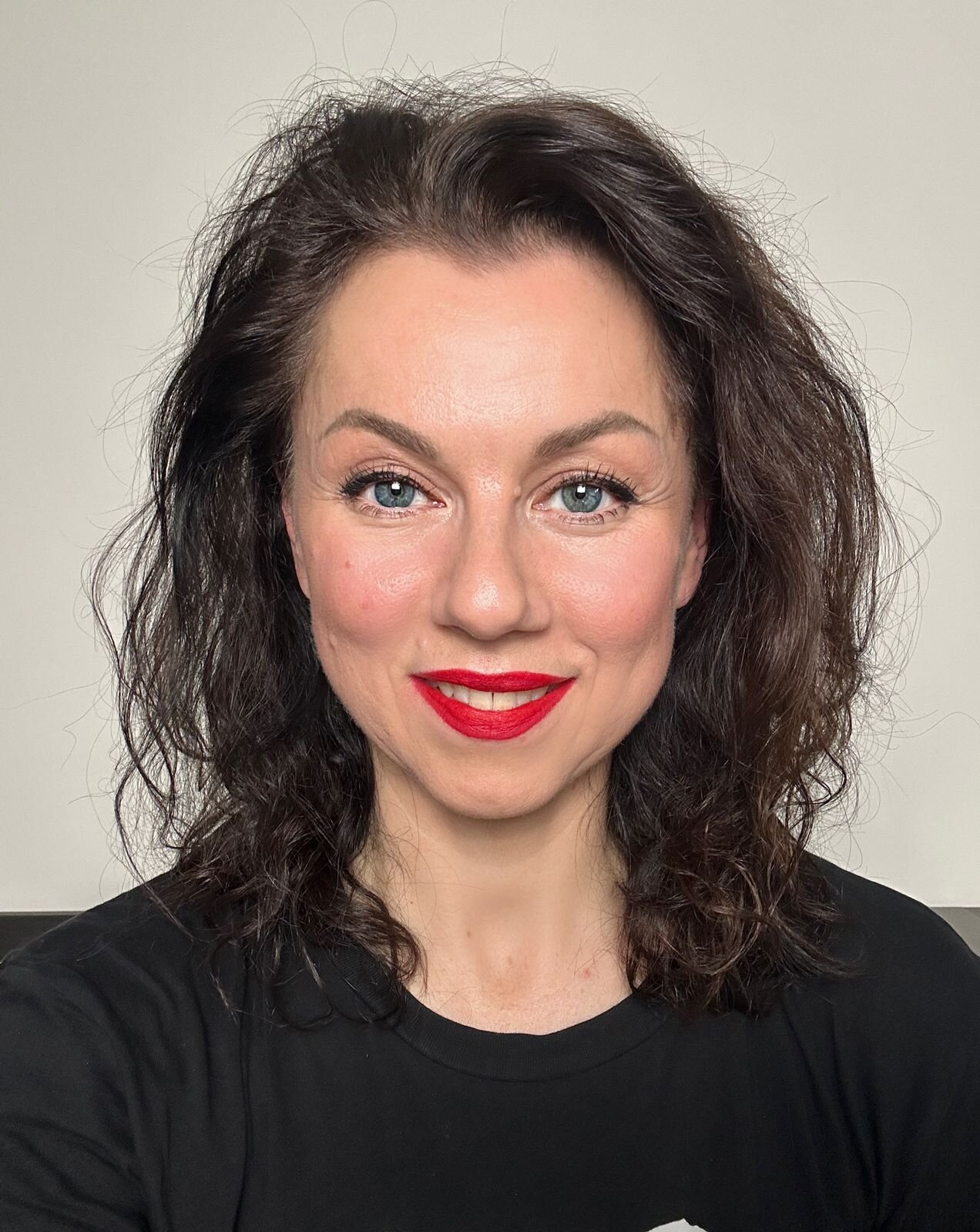 Александра Захарова