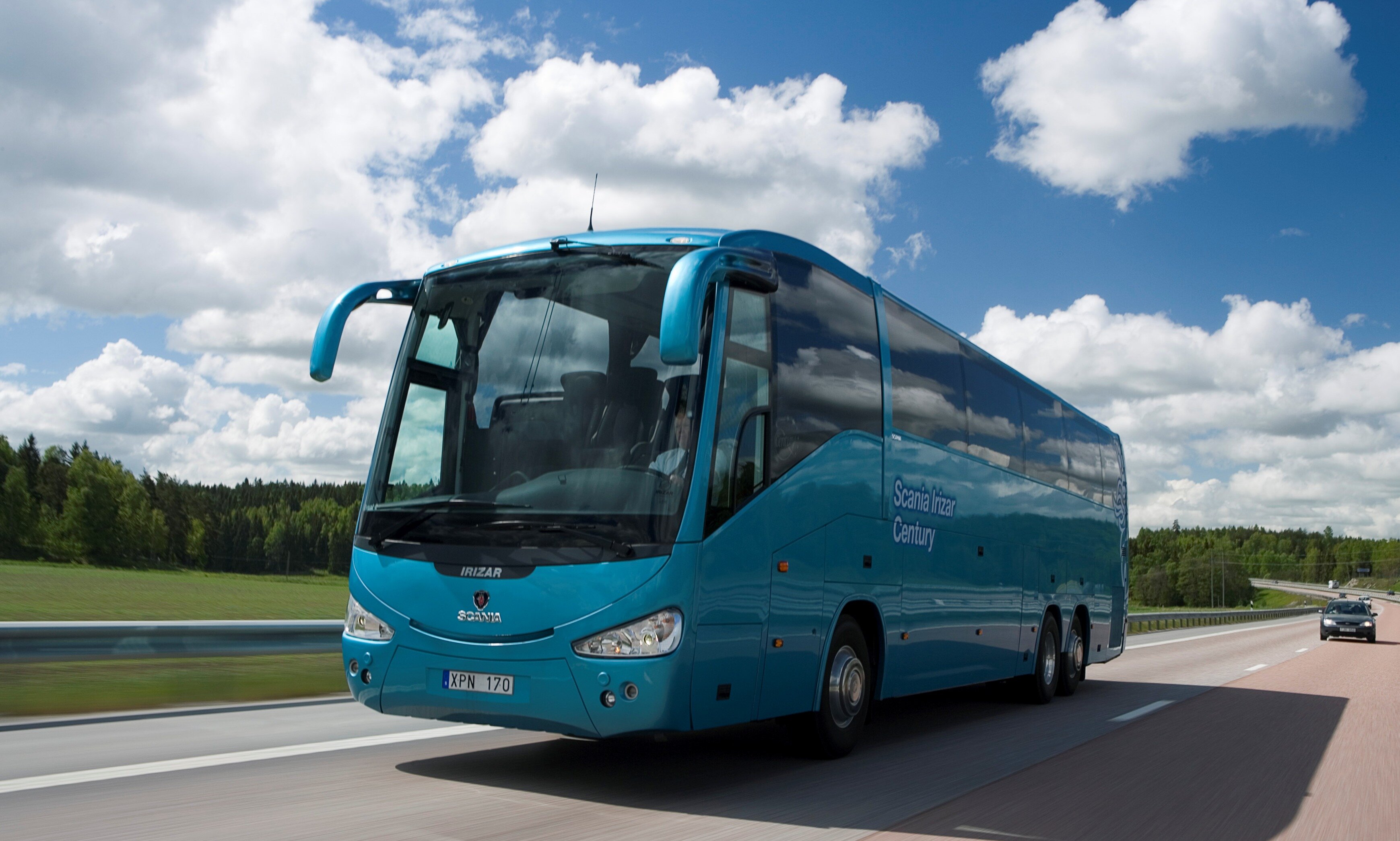 Заказ автобуса на экскурсию. ЛИАЗ Скания круиз. Автобус. Пассажирский автобус. Автобус фото.