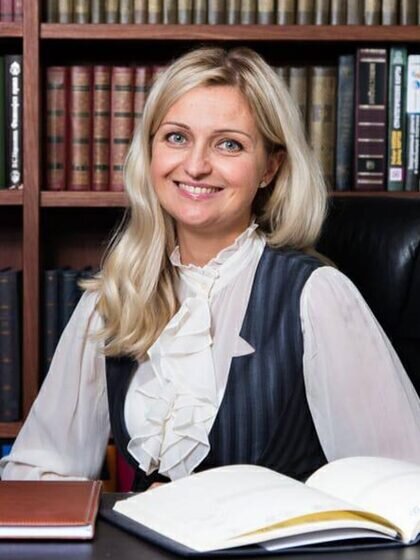 Юлия Марова