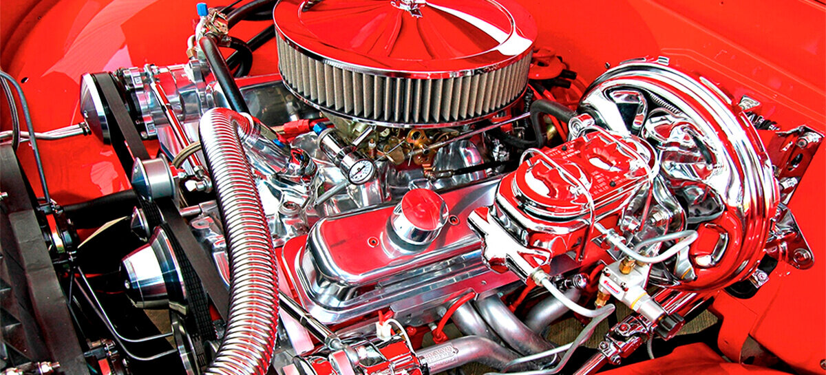 Engine begin. Автомобильный двигатель. Двигатель ретро автомобиля. Заставка на рабочий стол двигатель. Живой автомобильный двигатель.