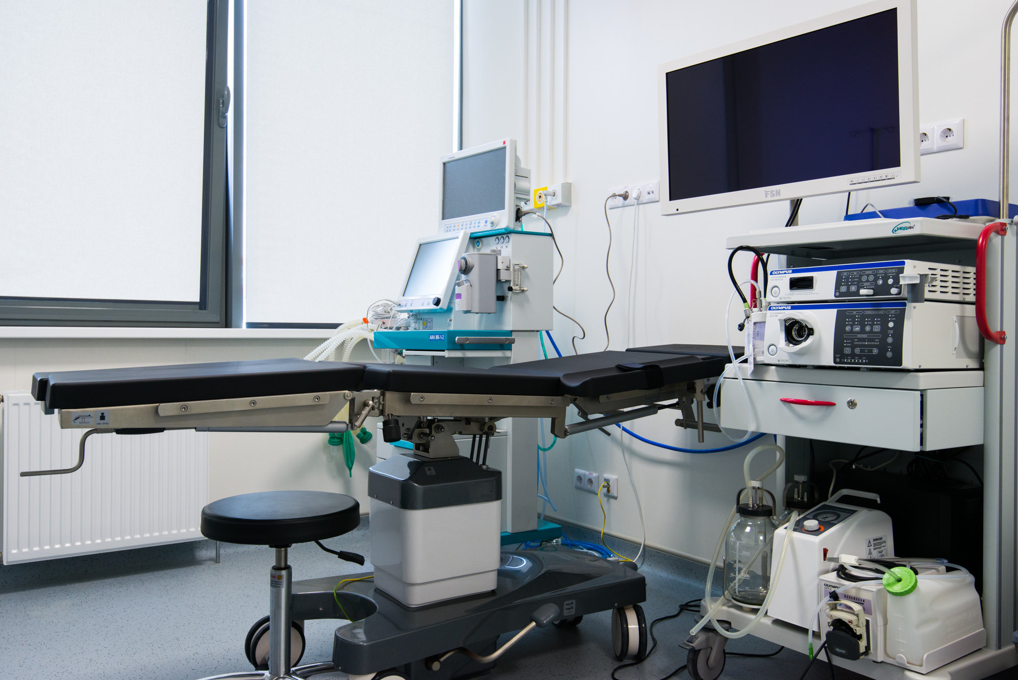 Узи минск больницы. Кабинет узи диагностики. Узи минск больницы. Осмотр врача. Кабинет ультразвуковой диагностики оборудование.