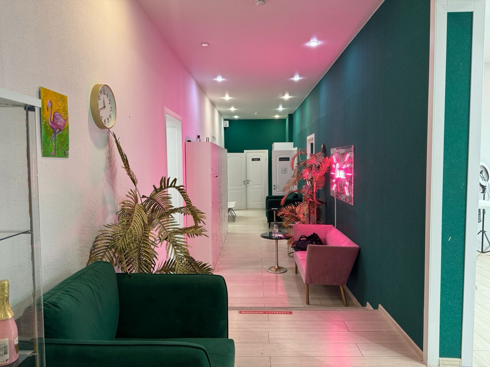 Салоны красоты и СПА на Красной улице рядом со мной на карте - рейтинг ...