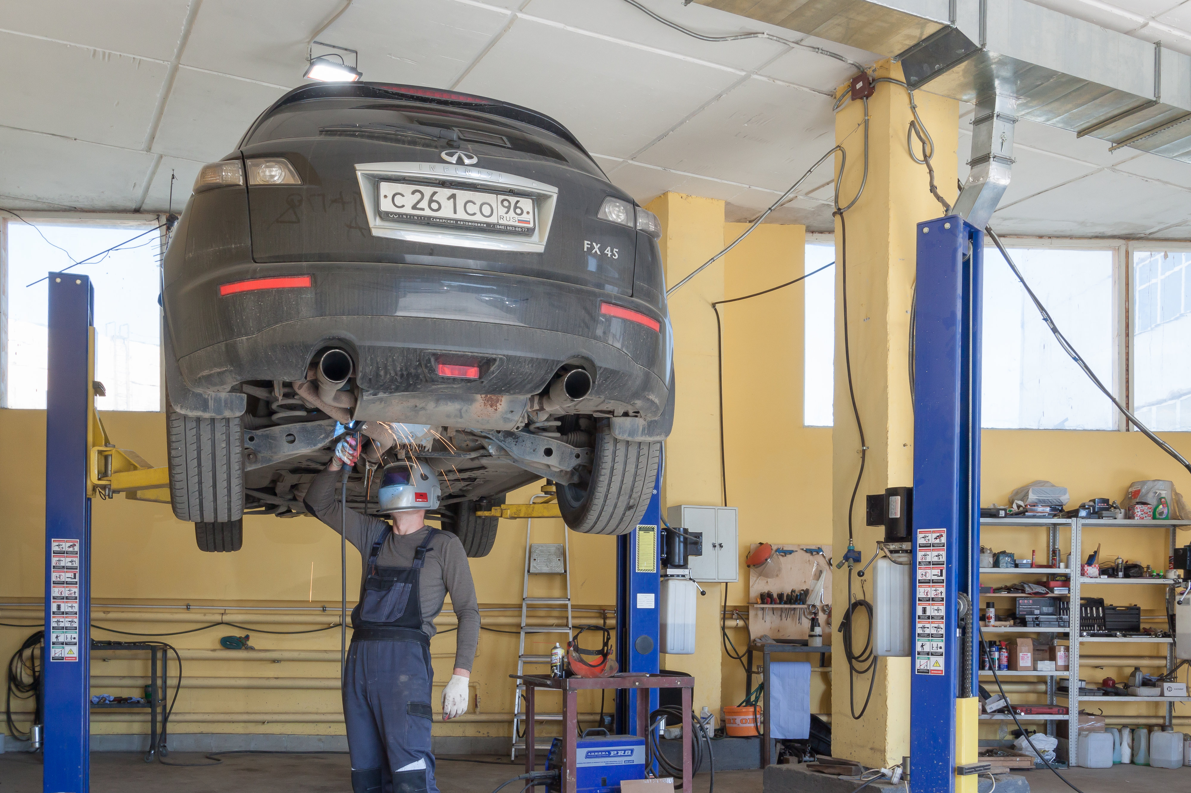 🚗 Автосервисы на улице Фронтовых Бригад рядом со мной на карте - рейтинг,  цены, фото, телефоны, адреса, отзывы - Екатеринбург - Zoon.ru