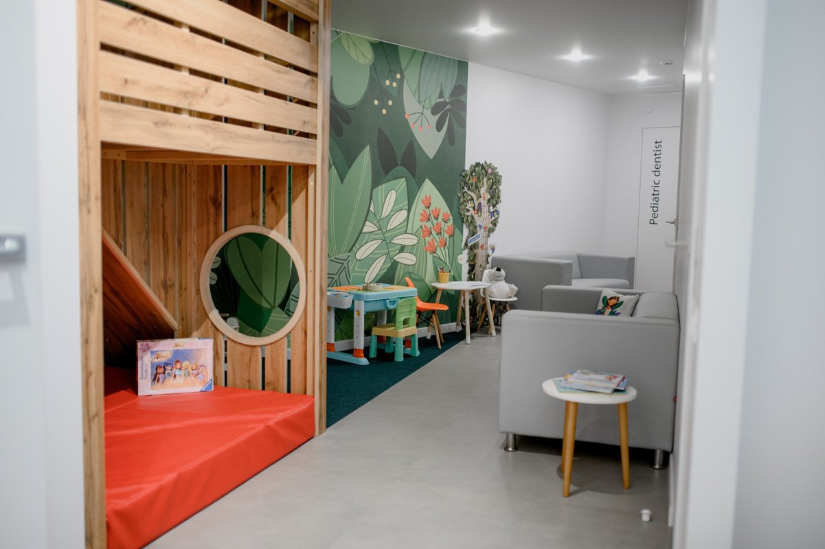 Профессиональная чистка у взрослого - Salvero - Стоматологическая клиника