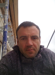 Каменщик, грузчик Артем Гусейнов