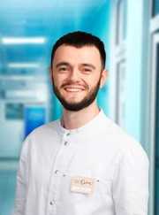 Имплантолог, главный врач Армен Гагикович Мадоян