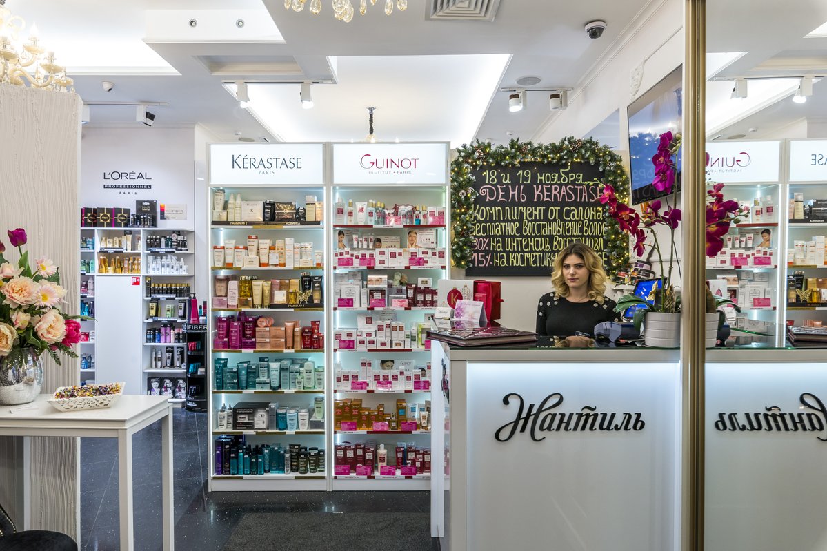 салон красоты с мед лицензией в московской районе. распутин салон красоты. клиенты в салоне маникюра. салонъ недвижимости. дом красоты мастер.