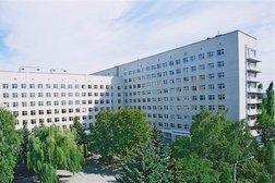 Ростовская областная клиническая больница, с рейтингом 3.2 - находится по адресу Ростов-на-Дону, Благодатная улица, 170 к3 