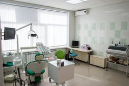 Стоматологическая клиника Эффект, с рейтингом 4.7 - находится по адресу Волгоград, Дзержинский район, район Семь Ветров, бульвар 30-летия Победы, 39Ак6 