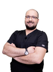 Имплантолог, стоматолог Дмитрий