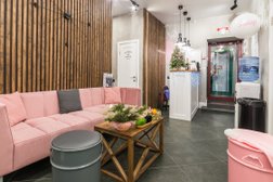 Салон красоты Сахар, с рейтингом 4.7 - находится по адресу Москва, 2-я Брестская улица, 46с1 