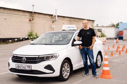 Автошкола Догма, с рейтингом 4.5 - находится по адресу Санкт-Петербург, проспект Стачек, 55 