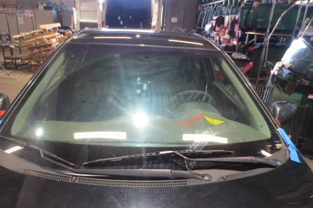 Антилед: какой вред могут нанести машине размораживатели стекол