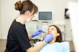 Стоматология Аврора, с рейтингом 4.7 - находится по адресу Сочи, микрорайон Адлер, улица Ленина, 187 