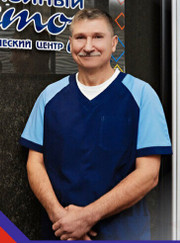 Стоматолог-хирург, гигиенист стоматологический Андрей Евгеньевич Бочарский