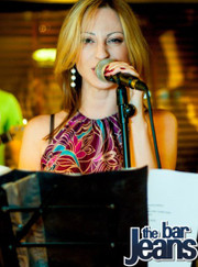 Певец, педагог по вокалу Яна Малозёмова