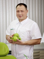 Имплантолог, стоматолог Евгений Сергеевич Степанов