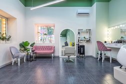 PRO БРОВИ Beauty Bar, с рейтингом 4.8 - находится по адресу Москва, Космодамианская набережная, 36 