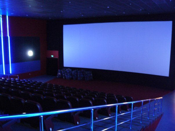 Кинотеатр свиблово сеанс. Час пик кинотеатр Свиблово. Кинотеатр Сатурн Свиблово.