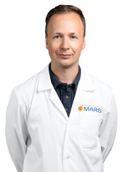 Микрохирург, ортопед Максим Евгеньевич Саутин