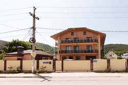 Гостиница 4 сезона, с рейтингом 4.9 - находится по адресу Краснодарский край, с. Архипо-Осиповка, Вишнёвая улица, 40в 