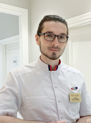 Лазеротерапевт, дерматолог Вадим Андреевич Чариков