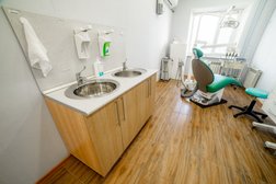 Стоматология Доктор Хармс, с рейтингом 4.9 - находится по адресу Ханты-Мансийский автономный округ, Нижневартовск, 60 лет Октября, 59 