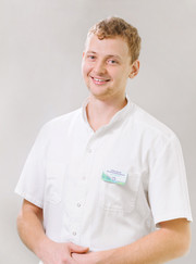 Имплантолог, стоматолог Артем Владимирович Поволоцкий