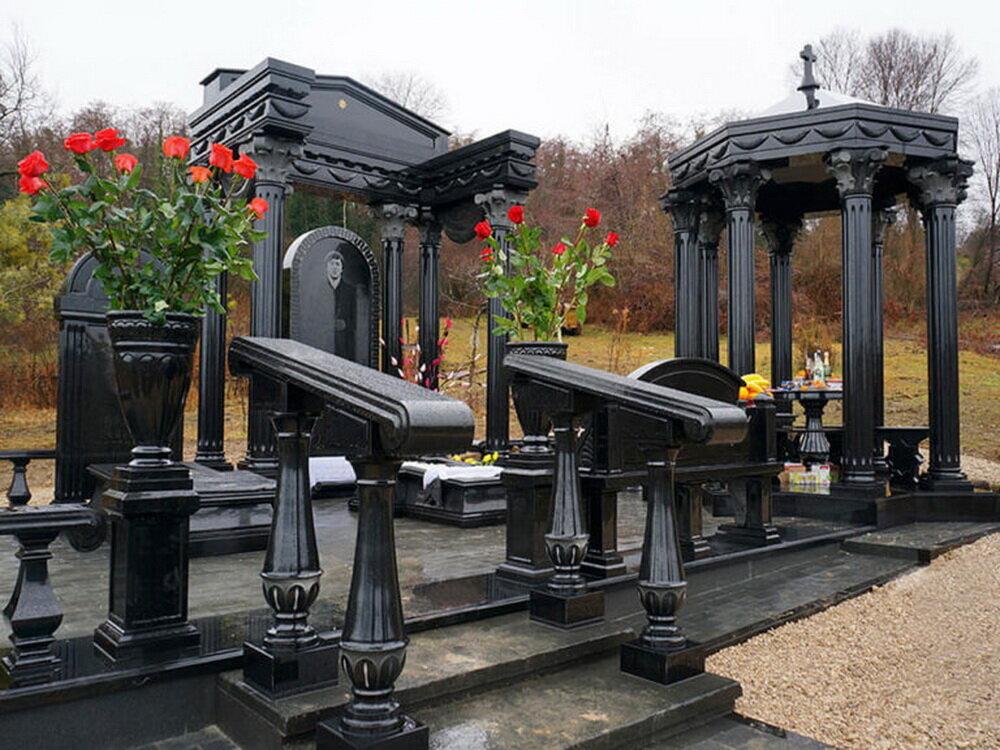 Памятники на кладбище в москве