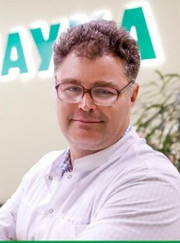 Врач УЗИ Леонид Яковлевич Мостовой