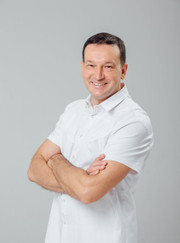 Стоматолог-хирург, директор Андрей Юрьевич Архипенко