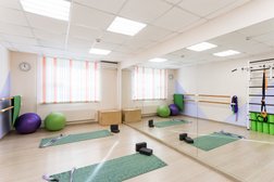 Студия персональных тренировок и спа-услуг "Позволь себе", с рейтингом 4.8 - находится по адресу Москва, Братиславская улица, 33 