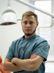 Имплантолог, стоматолог Данис Нафисович Хамматшин