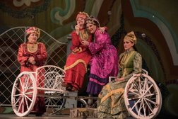 Театр им. Галиасгара Камала, с рейтингом 4.2 - находится по адресу Республика Татарстан, Казань, улица Хади Такташа, 74 