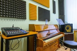 Студийно-репетиционный комплекс LikeStudio, с рейтингом 4.4 - находится по адресу Москва, 1-й Басманный переулок, 2А 