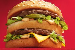 Ресторан быстрого питания Вкусно — и точка, с рейтингом 3.3 - находится по адресу Москва, Головинское шоссе, вл5 