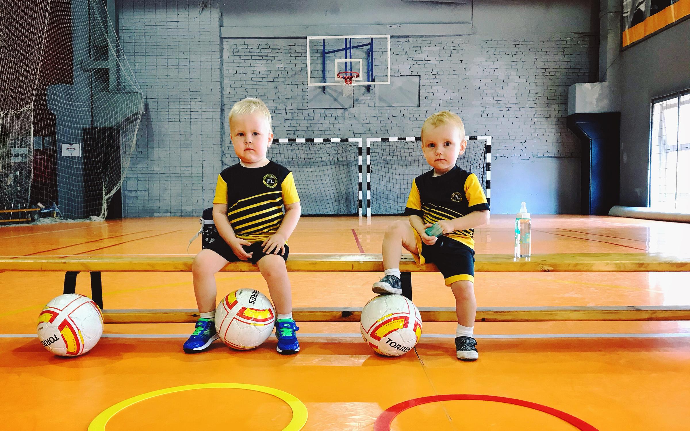 Футбол для детей в Москве. Футбольная школа Москва. Футзал дети. Спортивные игры для детей.