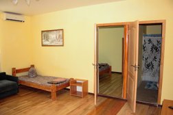 Гостевой дом Melrose, с рейтингом 4 - находится по адресу Республика Крым, городской округ Евпатория, посёлок городского типа Заозёрное, улица Аллея Дружбы, 108 