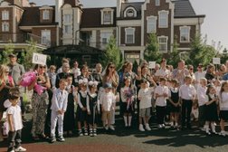 Частная школа Смарт Скул Новая Рига, с рейтингом 4.9 - находится по адресу Московская область, городской округ Красногорск, село Ильинское, площадь Европы, 1 