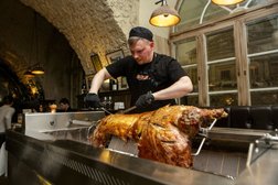 Ресторан Stroganoff Steak House, с рейтингом 4.2 - находится по адресу Санкт-Петербург, Конногвардейский бульвар, 4 