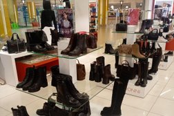 Магазин женской одежды и обуви Francesco Donni, с рейтингом 4.8 - находится по адресу Санкт-Петербург, Балканская площадь, 5 лит Ю 